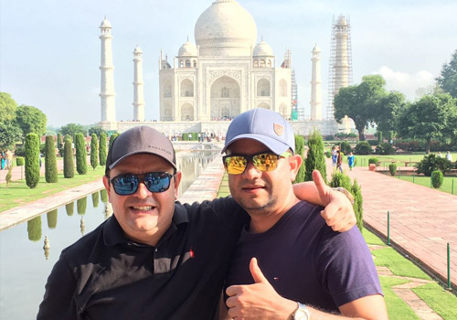 Travelling to the Taj Mahal
